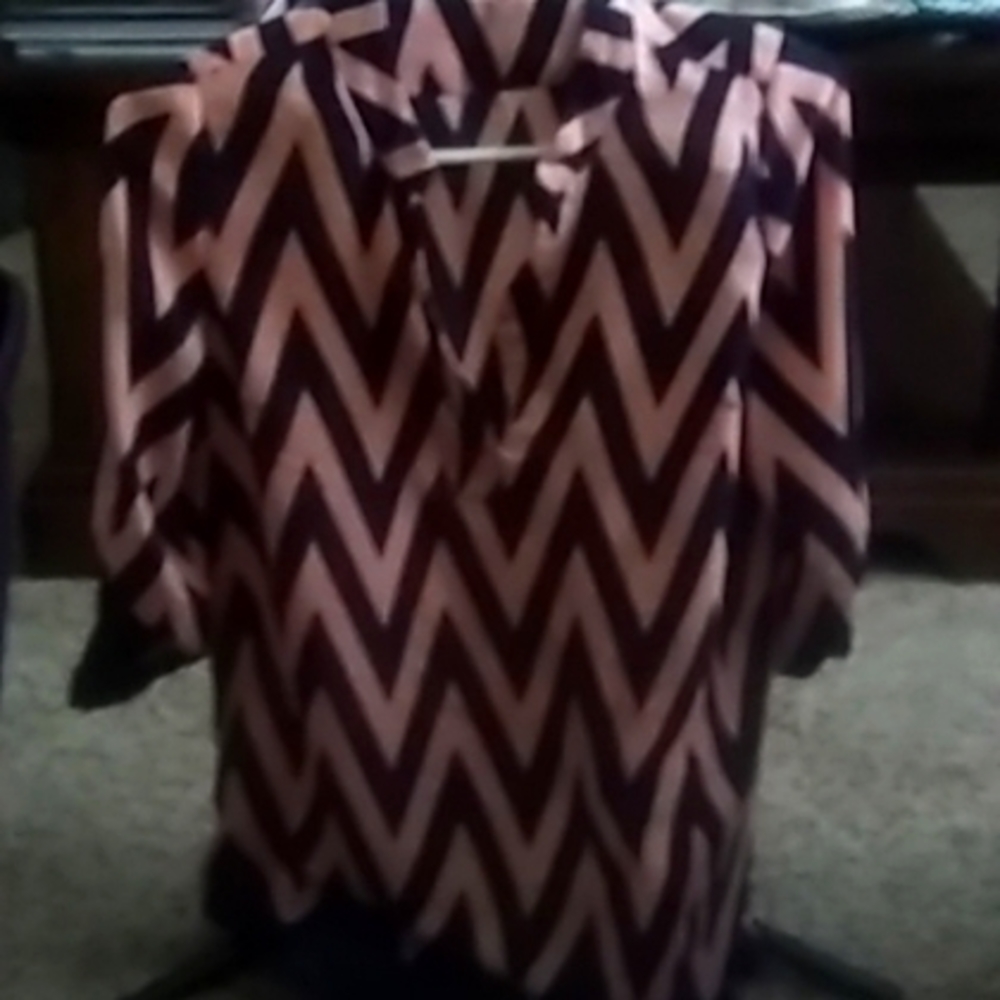 Rue 21 chevron top